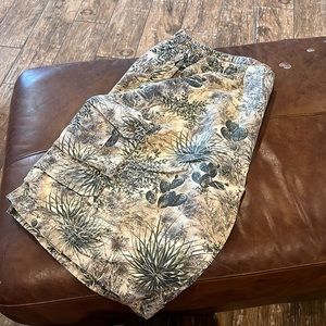 Men’s Game Guard cargo shorts size 2XL